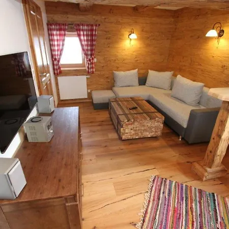 Hennleiten Huette * Reith bei Kitzbuehel